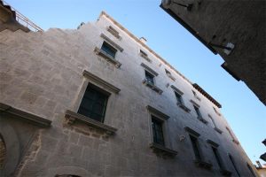 The largest building in the city center, the Moise Palace